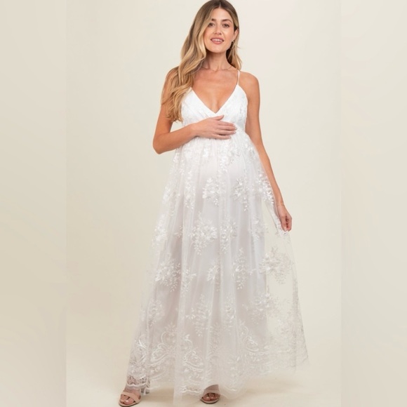 Pinkblush Dresses & Skirts - Pinkblush embroidered Lace Embellished Maxi Dress